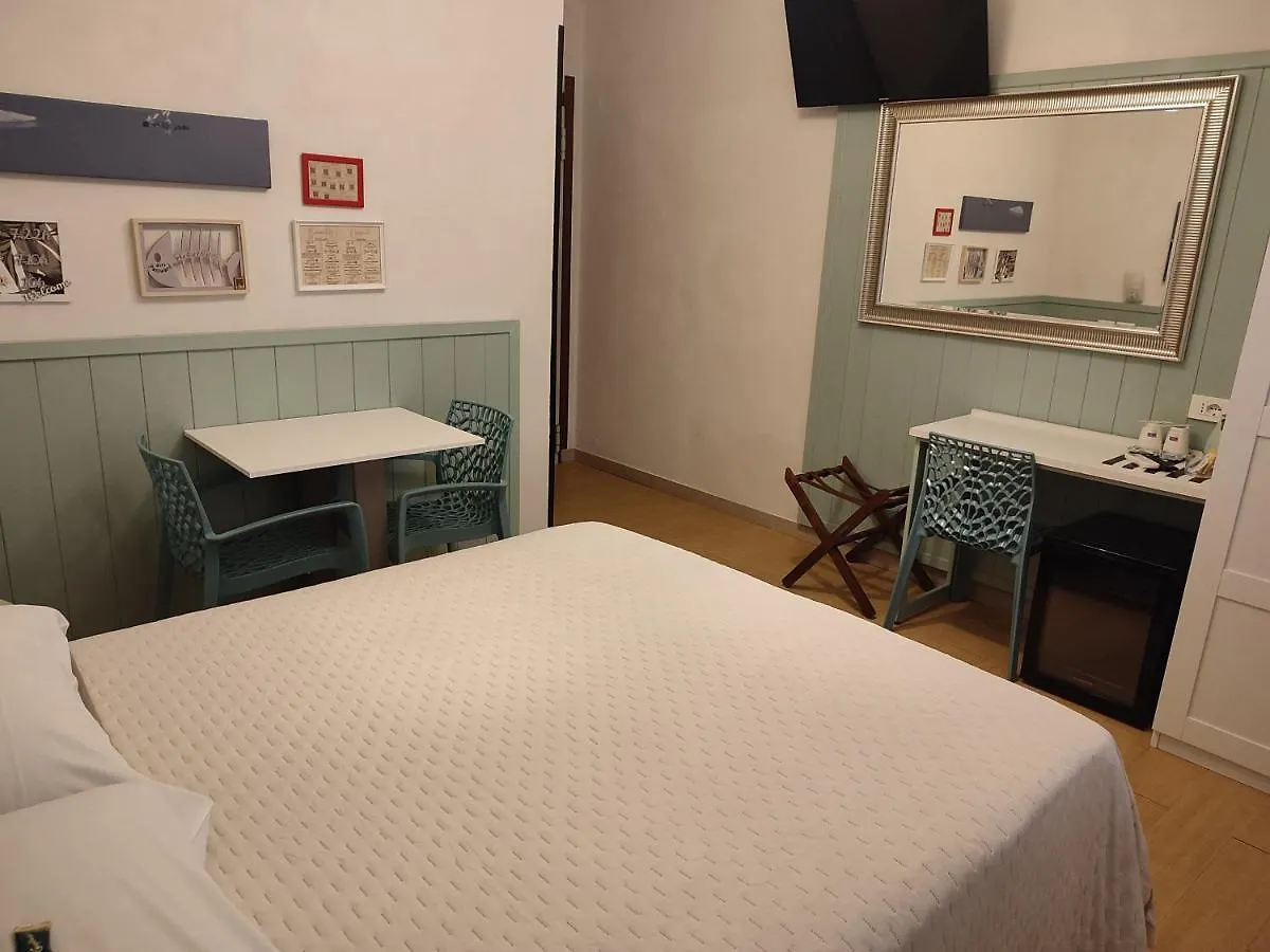 Euro Hotel Tirrenia 2*,