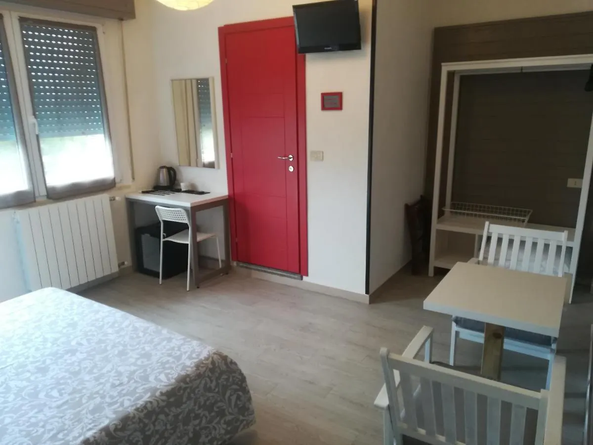 Euro Hotel Tirrenia 2*,